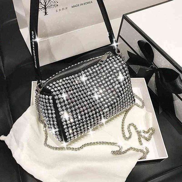 2022 trend luxury designer diamond inlaid small women square bag female new aw chain bag portable shoulder small bag handbags y220405, Red;black
2022 trend luxury designer diamond inlaid small women square bag female new aw chain bag portable shoulder small bag handbags y220405, Red;black