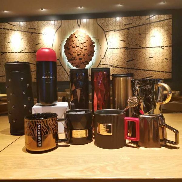 starbucks limited classic black gold mug with cup cover black red capsule thermos cup handy coffee cup
starbucks limited classic black gold mug with cup cover black red capsule thermos cup handy coffee cup