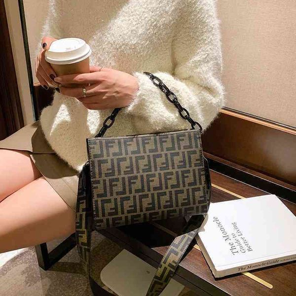 fashion bag fashion chain single shoulder oblique cross trend square bag net red
fashion bag fashion chain single shoulder oblique cross trend square bag net red