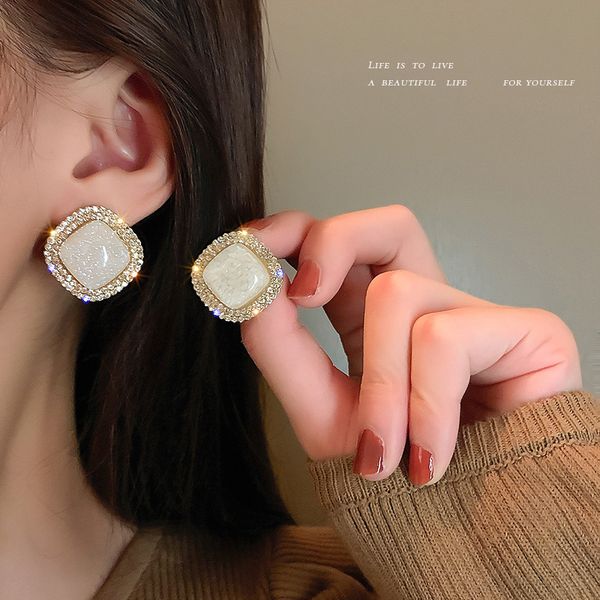 925 silver stud rhinestone-encrusted resin stud earrings womens korean-style fashionable simple high-grade eardrop elegant french vintage, Golden
925 silver stud rhinestone-encrusted resin stud earrings womens korean-style fashionable simple high-grade eardrop elegant french vintage, Golden