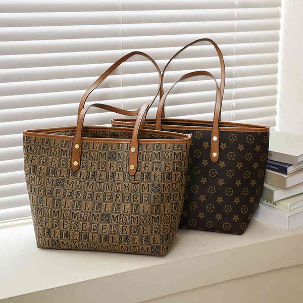 2022 factory wholesale new new fugu middle ancient women's span tote bag single shoulder diagonal bag contrast printing trend ii7b 8s2t
2022 factory wholesale new new fugu middle ancient women's span tote bag single shoulder diagonal bag contrast printing trend ii7b 8s2t