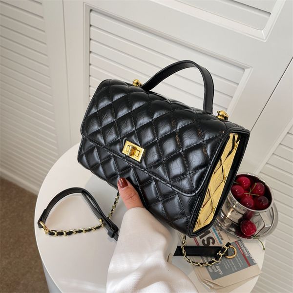 designer bags foreign style small fragrant box women's 2022 new fashion french niche chain messenger versatile handbag
designer bags foreign style small fragrant box women's 2022 new fashion french niche chain messenger versatile handbag