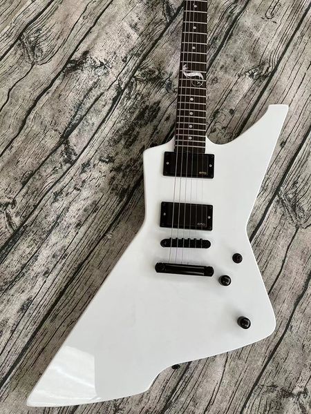 classic brand electric guitar, quality accessories, comfortable feel, moving timbre
classic brand electric guitar, quality accessories, comfortable feel, moving timbre