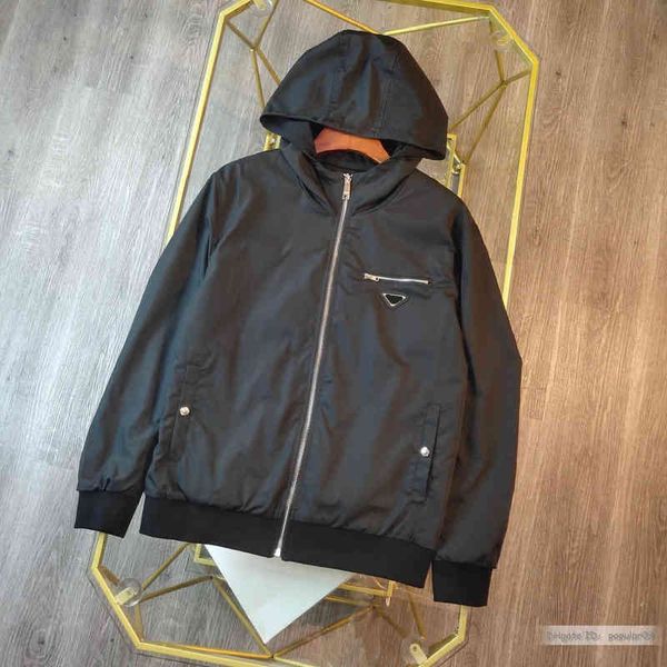 jacket 2022 limited men s hoodies classic casual reversible design metal triangle embroidery imported renewable nylon material letter zipper, Black;brown
jacket 2022 limited men s hoodies classic casual reversible design metal triangle embroidery imported renewable nylon material letter zipper, Black;brown