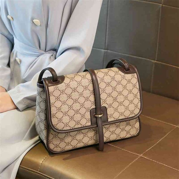 versatile postman bag women's new one shoulder hand underarm bag
versatile postman bag women's new one shoulder hand underarm bag