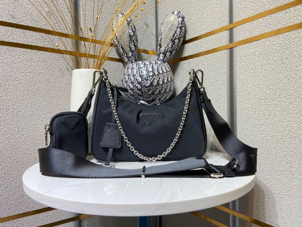 re-edition 2005 nylon 2022 fashion woman luxurys men designers bags lady womens mens crossbody tote high-capacity hobo shoulder purses handb
re-edition 2005 nylon 2022 fashion woman luxurys men designers bags lady womens mens crossbody tote high-capacity hobo shoulder purses handb