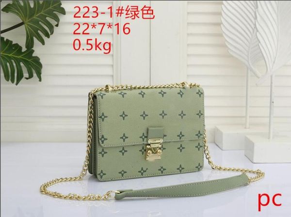 22gg luxury designers women bags chains tassel cross body handbags totes wallets practical fashion business light mini shoulder bag, Red;black
22gg luxury designers women bags chains tassel cross body handbags totes wallets practical fashion business light mini shoulder bag, Red;black