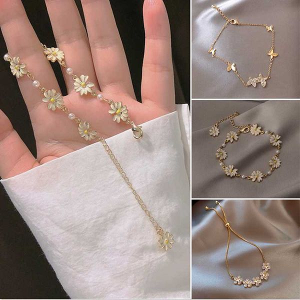 charm bracelets fashion versatile butterfly flowers bracelet zircon pearl sweet daisy for women 2022 jewelry couple friendship gift, Golden;silver
charm bracelets fashion versatile butterfly flowers bracelet zircon pearl sweet daisy for women 2022 jewelry couple friendship gift, Golden;silver