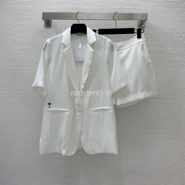 two piece dress summer suit waist letter bee embroidery one button coat with high waist shorts two-piece, White
two piece dress summer suit waist letter bee embroidery one button coat with high waist shorts two-piece, White