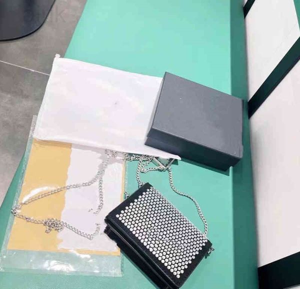mini versatile diamond flash lady chain messenger bag mouth envelope 2022 spring and summer new style
mini versatile diamond flash lady chain messenger bag mouth envelope 2022 spring and summer new style
