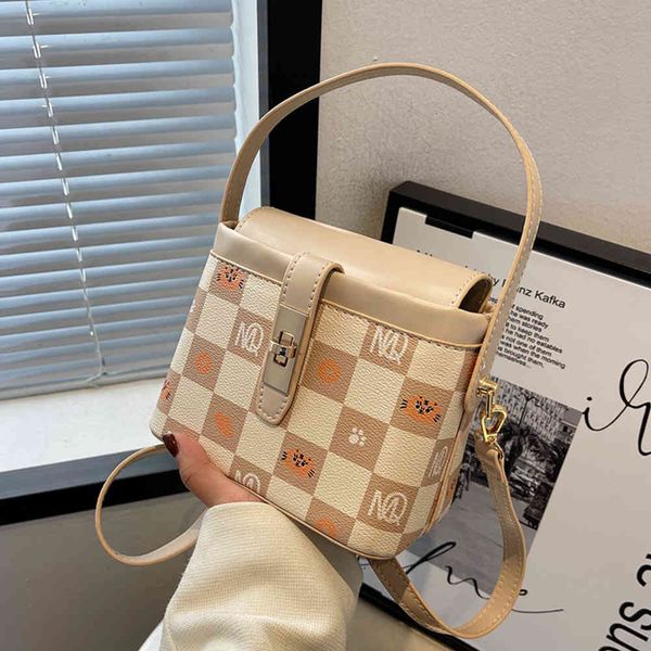 highest quality luxury one-shoulder female bag small women's messenger high-grade texture single chain single shoulder handbags
highest quality luxury one-shoulder female bag small women's messenger high-grade texture single chain single shoulder handbags