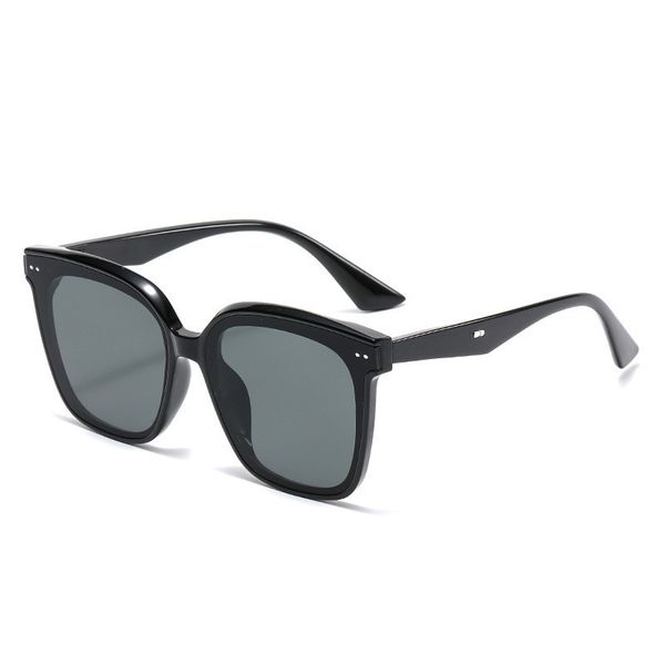 new fashion sunglasses women's retro men's caramel frame large face sunglasses, White;black
new fashion sunglasses women's retro men's caramel frame large face sunglasses, White;black