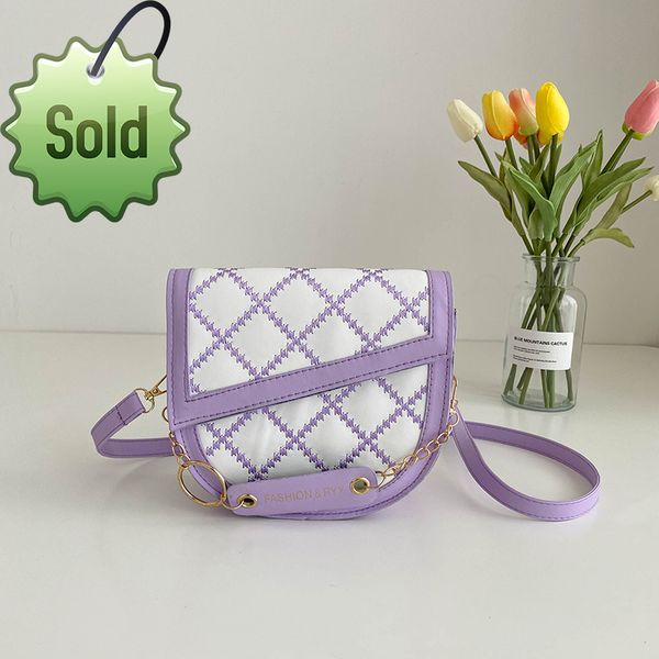 popular small 2022 new saddle fashion solid color shoulder messenger ladies designer bag handbag
popular small 2022 new saddle fashion solid color shoulder messenger ladies designer bag handbag