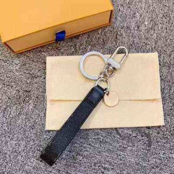 2022 designer keychain key chain buckle keychains lovers handmade leather keyring pendant accessories 5 color with box dust bag 10, Silver
2022 designer keychain key chain buckle keychains lovers handmade leather keyring pendant accessories 5 color with box dust bag 10, Silver