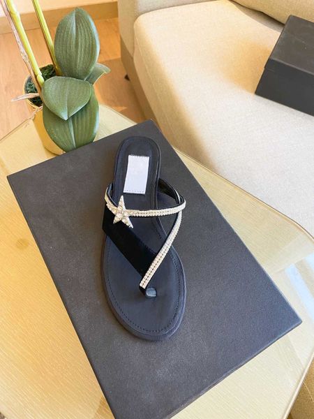 2022 summer women mules slipper suede calfskin strass indoor sandal designer luxury fashion girl beach flat flip flops non-slip shoes, Black
2022 summer women mules slipper suede calfskin strass indoor sandal designer luxury fashion girl beach flat flip flops non-slip shoes, Black