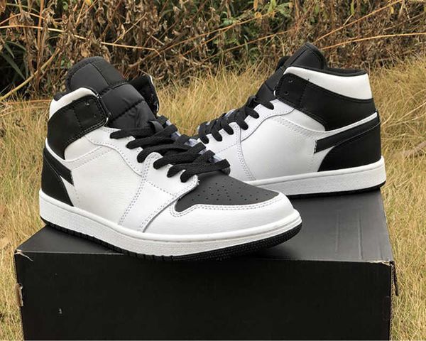 classic design men basketball shoes black-white and reverse match colors chicago unique women's running sneakers non-slip wear-resistan
classic design men basketball shoes black-white and reverse match colors chicago unique women's running sneakers non-slip wear-resistan