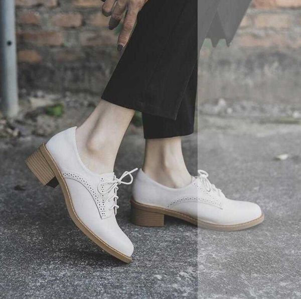 paris classic luxury women's pump brogue shoe vintage chunky heel cut out oxford shoes woman lace up female fashion high heels ladies s, Black
paris classic luxury women's pump brogue shoe vintage chunky heel cut out oxford shoes woman lace up female fashion high heels ladies s, Black