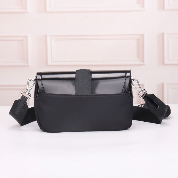 2021 early spring new motorcycle bag shiny calfskin with nylon shoulder bag mother's day
2021 early spring new motorcycle bag shiny calfskin with nylon shoulder bag mother's day