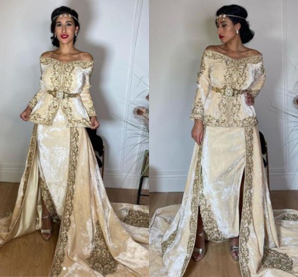 ivory off shoulder velvet caftan evening dress algerian outfits karakou long sleeves muslim dubai prom occasion gowns with overskirt, Black;red
ivory off shoulder velvet caftan evening dress algerian outfits karakou long sleeves muslim dubai prom occasion gowns with overskirt, Black;red