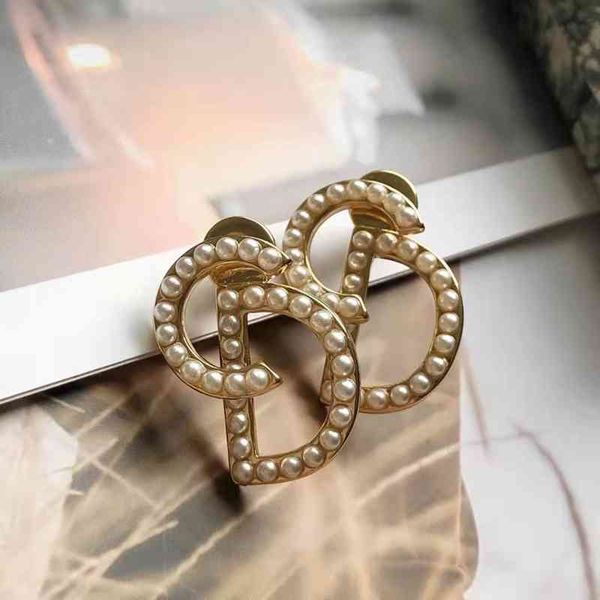 d show female red back hanging earrings 2022 luxury brand fashion design versatile ladies jewelry, Golden
d show female red back hanging earrings 2022 luxury brand fashion design versatile ladies jewelry, Golden