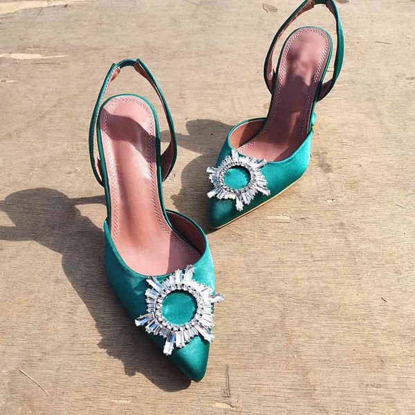 sandals black high-heeled women's sandals sunflower pointed silk back hollowed out wine cup heel shoes large fashion
sandals black high-heeled women's sandals sunflower pointed silk back hollowed out wine cup heel shoes large fashion