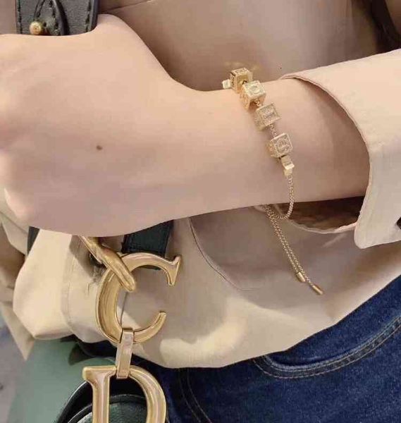 bracelets dijia / dejia net red same star alphabet female dice full diamond temperament small fragrance, Golden;silver
bracelets dijia / dejia net red same star alphabet female dice full diamond temperament small fragrance, Golden;silver