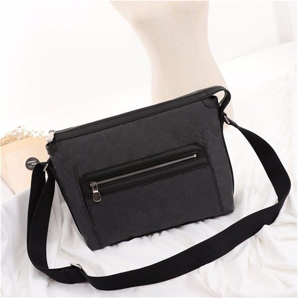 trumpet man's bag business styling fashion postman bag front bag design silver metal wide shoulder straps224m
trumpet man's bag business styling fashion postman bag front bag design silver metal wide shoulder straps224m