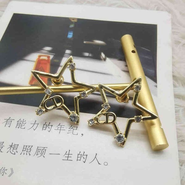 2022 factory wholesale new star with diamond personality minority simple and chic net red style advanced women's earrings di i, Golden
2022 factory wholesale new star with diamond personality minority simple and chic net red style advanced women's earrings di i, Golden