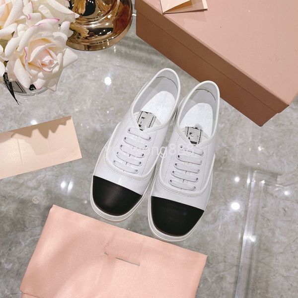 dress shoes high end quality spring and summer leather versatile small white shoes black color matching flat bottom lace up casual
dress shoes high end quality spring and summer leather versatile small white shoes black color matching flat bottom lace up casual
