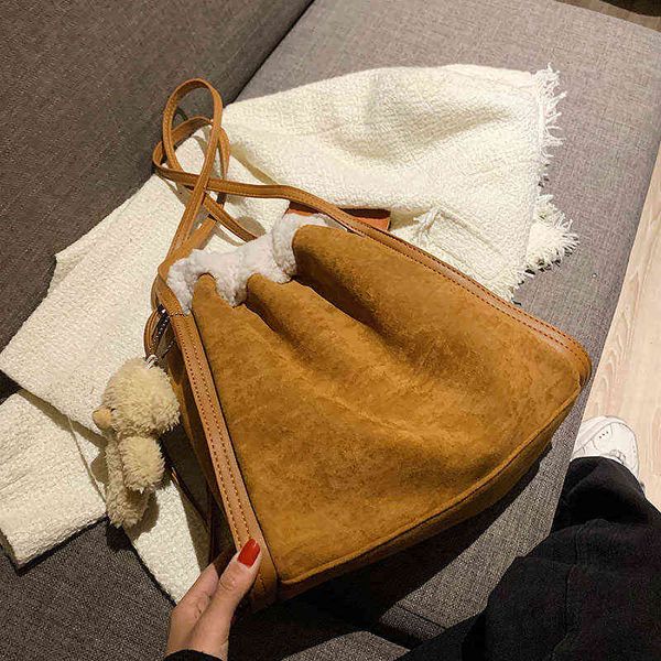 shopping bags veryme winter womans bag brand design special material large capacity handbag fashion simple travel shopping shoulder bag 2203
shopping bags veryme winter womans bag brand design special material large capacity handbag fashion simple travel shopping shoulder bag 2203
