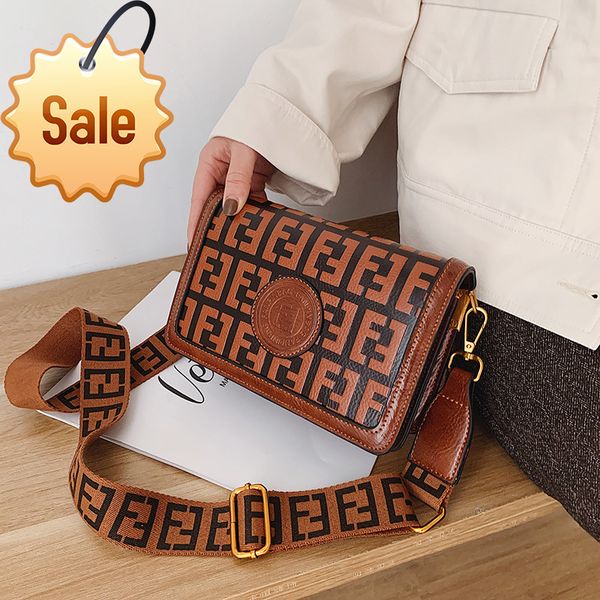 orange women's new simple fashion broadband cute womens shoulder trendy small square leather bag female korea concise solid handbag
orange women's new simple fashion broadband cute womens shoulder trendy small square leather bag female korea concise solid handbag