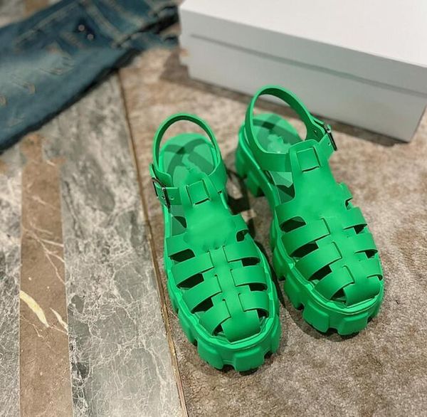 designer's latest sponge rubber sandals with black and white hollow woven shoes on the sole are comfortable and lovely. mary jane'
designer's latest sponge rubber sandals with black and white hollow woven shoes on the sole are comfortable and lovely. mary jane'