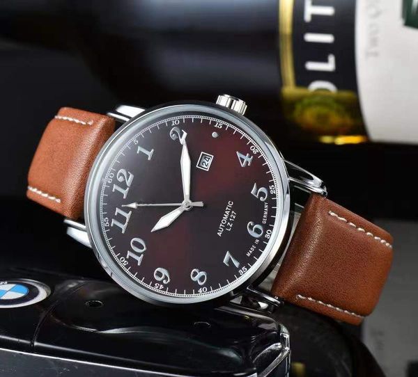 2022 men luxury watches three stitches series mens quartz watch brand leather strap fashion accessories clock with calendar function, Slivery;brown
2022 men luxury watches three stitches series mens quartz watch brand leather strap fashion accessories clock with calendar function, Slivery;brown