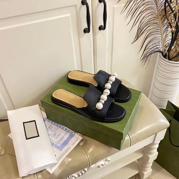22ss fashionable lady slippers with cowhide upper lined with pearls to highlight the pearly style size 35-43, Black
22ss fashionable lady slippers with cowhide upper lined with pearls to highlight the pearly style size 35-43, Black