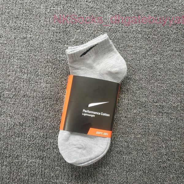 fashion men's classic socks 3 pairs of 1 card hook brand designer versatile sports sock men women luxury wear medium short sportsocks x, Black
fashion men's classic socks 3 pairs of 1 card hook brand designer versatile sports sock men women luxury wear medium short sportsocks x, Black