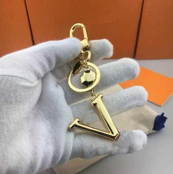 2022 fashion custom business key chain gold key buckle gift belt box dust bag, Silver
2022 fashion custom business key chain gold key buckle gift belt box dust bag, Silver
