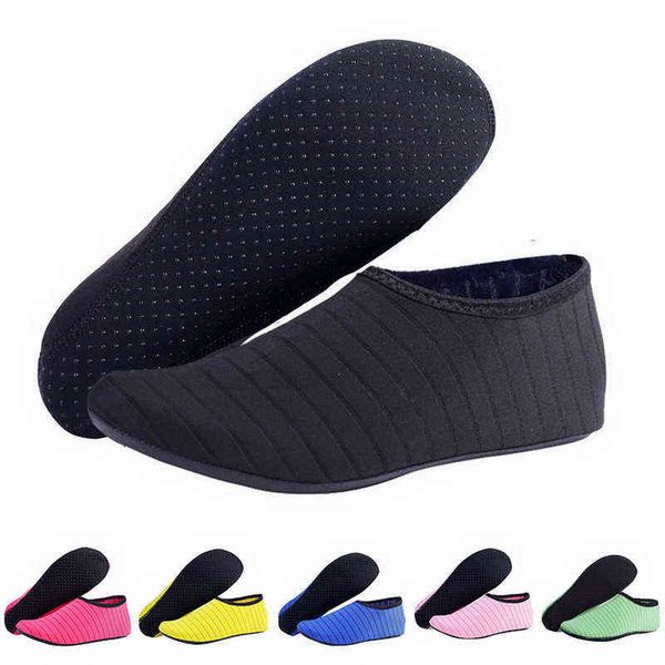 men women beach barefoot aqua socks sneakers water shoes gym sports surfing diving swimming bathing snorkeling shoes kids adults l220716, Black;grey
men women beach barefoot aqua socks sneakers water shoes gym sports surfing diving swimming bathing snorkeling shoes kids adults l220716, Black;grey