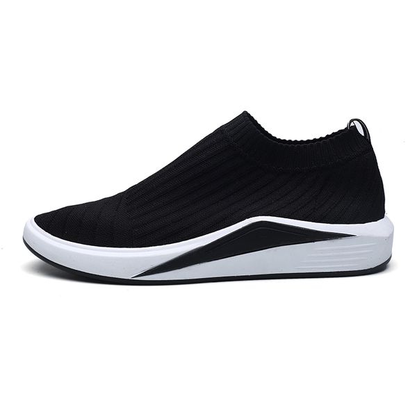 casual shoes designer rhyton sneaker men women shoe straw berry wave mouth print trainer man woman by shoe 38
casual shoes designer rhyton sneaker men women shoe straw berry wave mouth print trainer man woman by shoe 38
