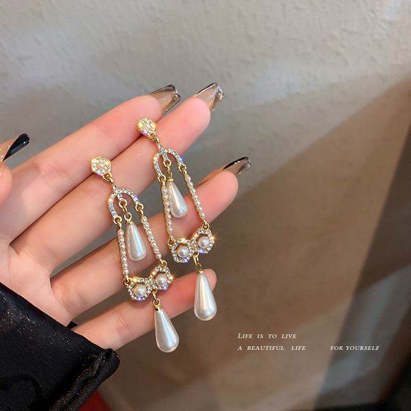 925 silver stud rhinestone-encrusted pearl geometric vintage earrings korean niche palace style personalized eardrops graceful earrings wome, Golden
925 silver stud rhinestone-encrusted pearl geometric vintage earrings korean niche palace style personalized eardrops graceful earrings wome, Golden