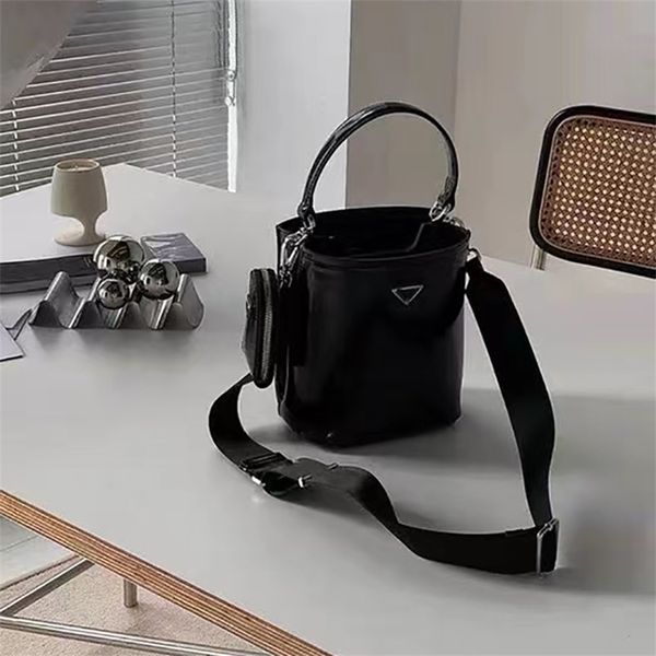 junjun's same portable single diagonal small autumn women's trend 70% off wholesale sales
junjun's same portable single diagonal small autumn women's trend 70% off wholesale sales