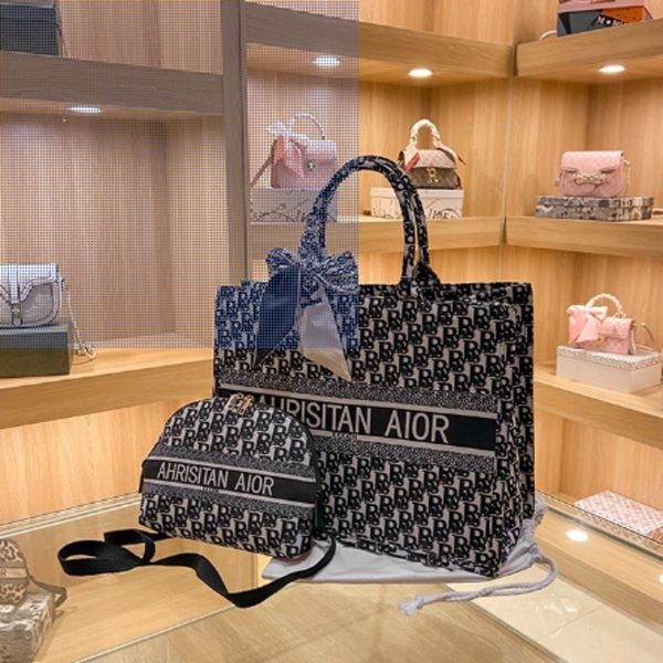 79% off 2022 luxury accessories designer spring new waffle solid color high-end hooded jacket with loose zipper and thin style 
79% off 2022 luxury accessories designer spring new waffle solid color high-end hooded jacket with loose zipper and thin style