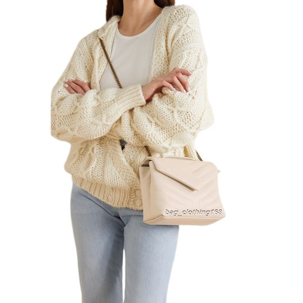 shoulder bags wallet smooth leather detailed with signature chevron stitching quilted calfskin women cross body bag handbags
shoulder bags wallet smooth leather detailed with signature chevron stitching quilted calfskin women cross body bag handbags