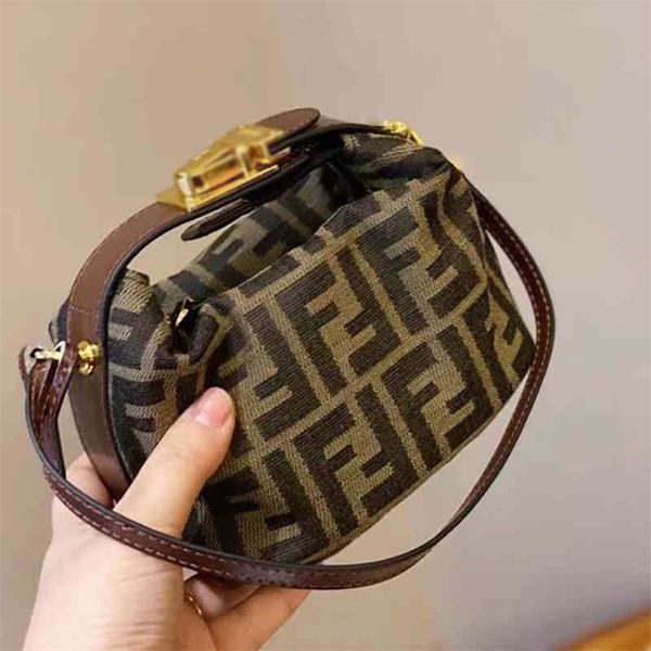 shop online 85% off handbag direct product presbyopia pillow portable lunch student slung one shoulder female
shop online 85% off handbag direct product presbyopia pillow portable lunch student slung one shoulder female