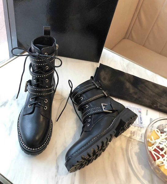 luxe designer dames véritable cuir de vachette femmes martin bottes d'hiver goutte chaussures moto chaud tailles 35-40, Black
luxe designer dames véritable cuir de vachette femmes martin bottes d'hiver goutte chaussures moto chaud tailles 35-40, Black