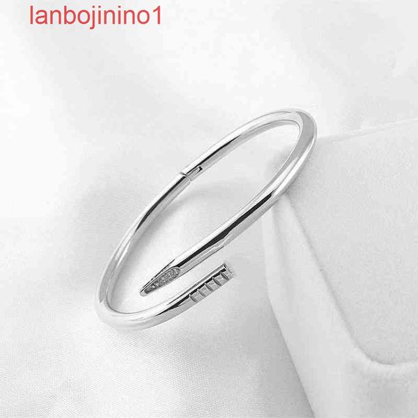 luxury carti er 316l titanium steel nail bangle bracelet designer inlay diamond screw cuff women men love coup l6r8, Silver
luxury carti er 316l titanium steel nail bangle bracelet designer inlay diamond screw cuff women men love coup l6r8, Silver