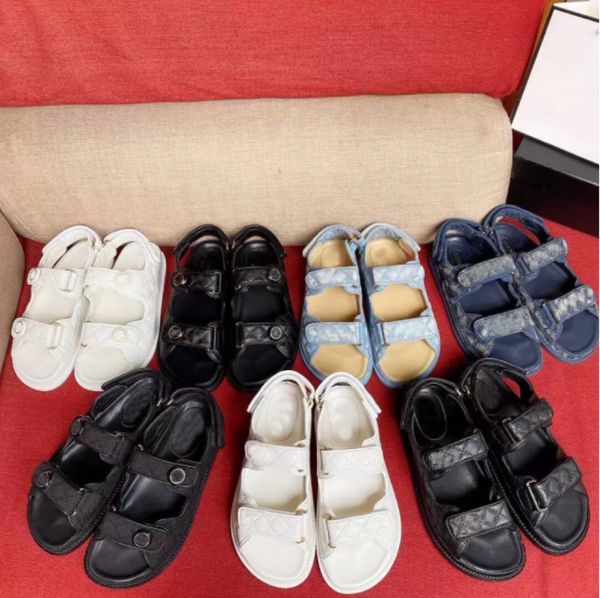 2021 aaaaa+luxury sandals women slipper men slides leather sandal womens hook & loop casual shoes 35-41 with black box and dust bag 653
2021 aaaaa+luxury sandals women slipper men slides leather sandal womens hook & loop casual shoes 35-41 with black box and dust bag 653