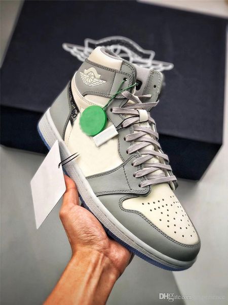 2021 release authentic 1 high og low outdoor shoes man woman 1s wolf grey sail pn dust white with original box with dust bag cn8607-002
2021 release authentic 1 high og low outdoor shoes man woman 1s wolf grey sail pn dust white with original box with dust bag cn8607-002