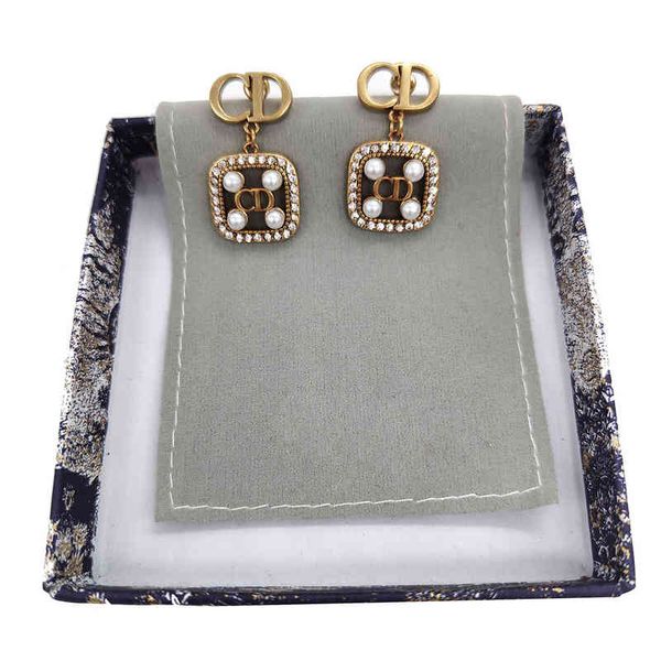 earrings women's new simple letters pearl strand empty earrings comfortable and fashionable temperament 925 silver needle earrings, Golden
earrings women's new simple letters pearl strand empty earrings comfortable and fashionable temperament 925 silver needle earrings, Golden