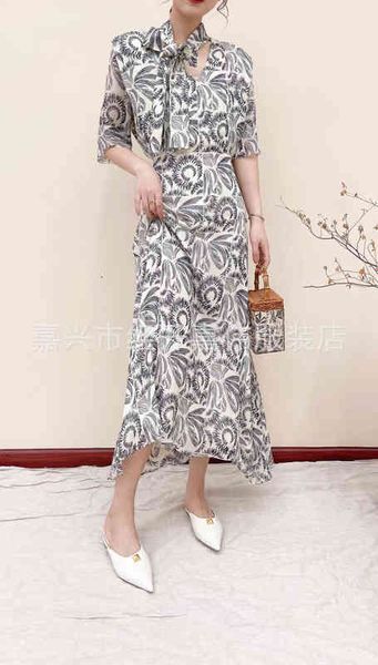 casual dresses xiaohe chunyuan ic light ink flower leaf printed mulberry silk dress summer female, Black;gray
casual dresses xiaohe chunyuan ic light ink flower leaf printed mulberry silk dress summer female, Black;gray