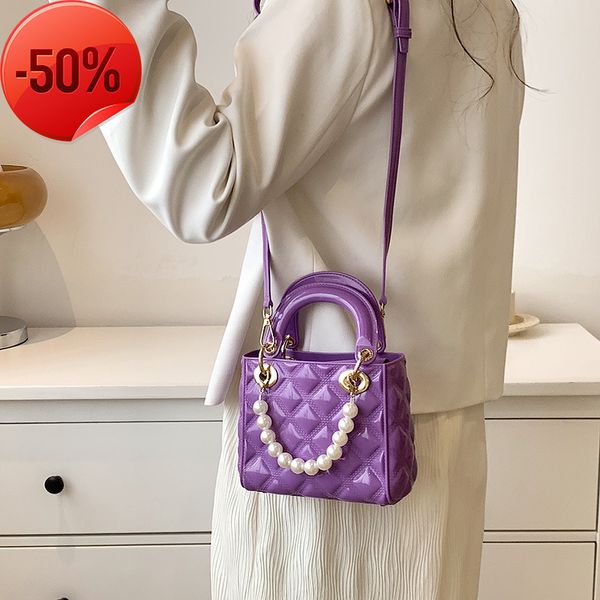 the factory directly small lady 2022 chaozhou version msenger fairy fashion hand princs of wal bag
the factory directly small lady 2022 chaozhou version msenger fairy fashion hand princs of wal bag